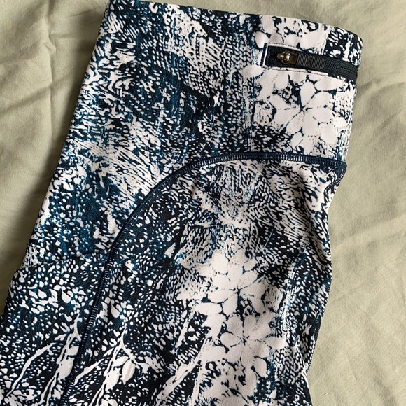 Lululemon speed up tight - Picture 4 of 6